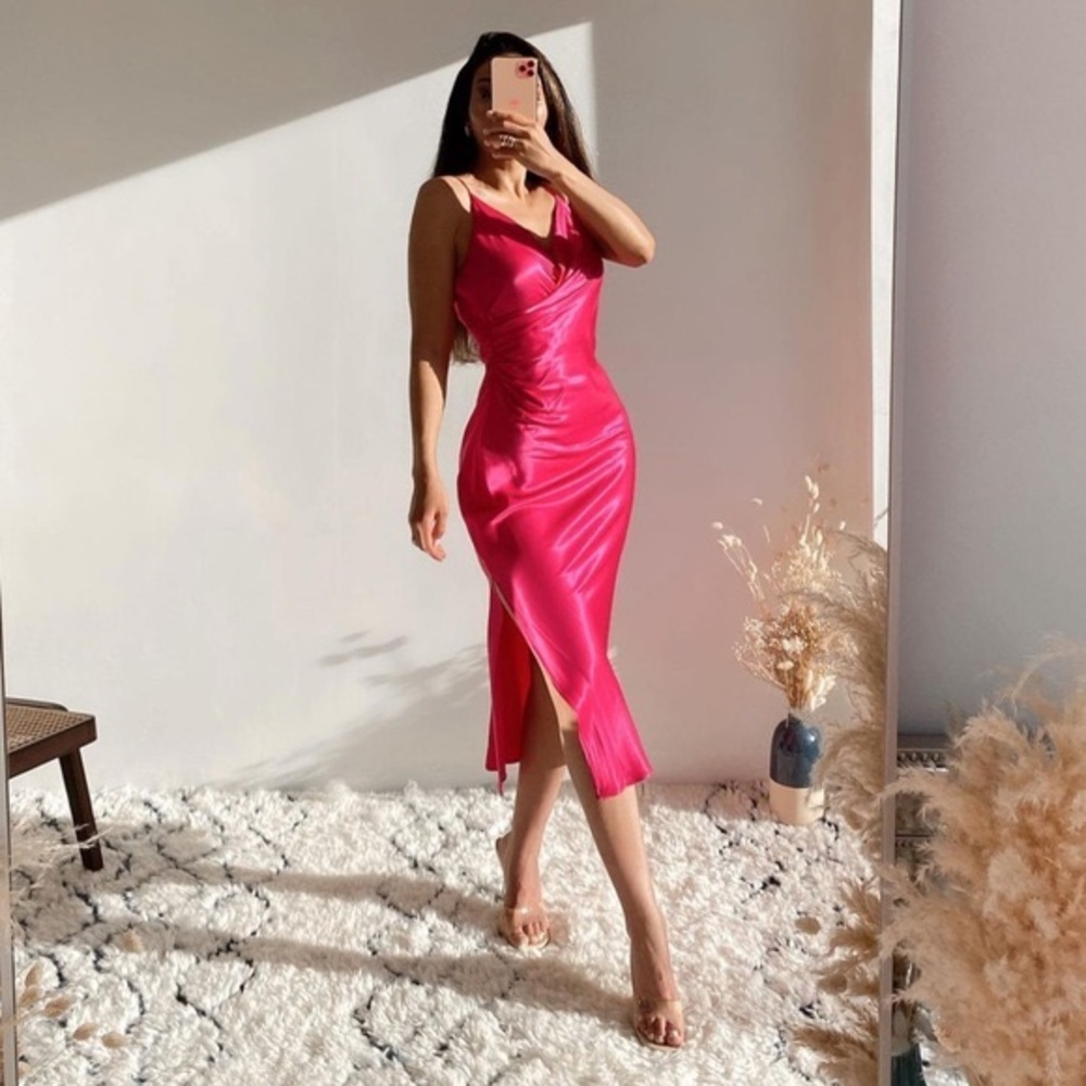 ZARA BLOGGERS FAV SATIN DRAPED DRESS PINK - Picture 2 of 14